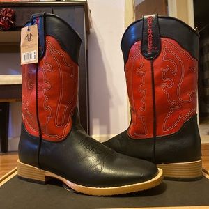 Red and black dbl barrel cowboy boots